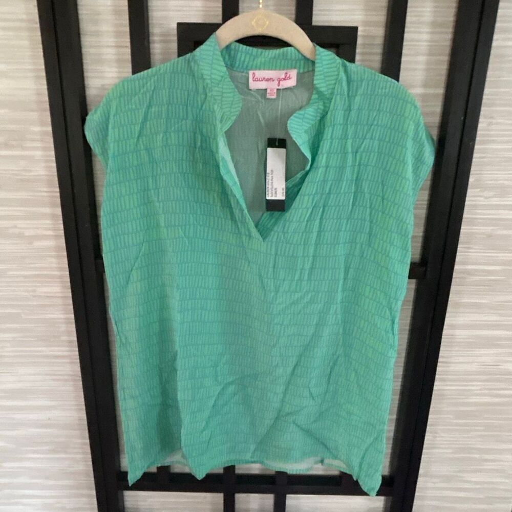NWT Lauren Gold green print cap sleeve 100% silk blouse. Size XS